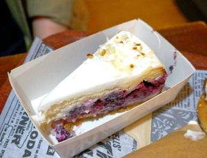 Blackberry cheesecake at East Side Burgers in Paris