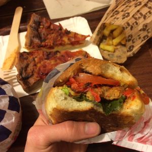 burger & quich at East Side Burgers in Paris