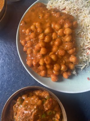Arroz pillau garbanzos y patatas   at Mum in Nerja