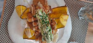 Pedimos una milanesa de berenjena y la hamburguesa. Todo muu bueno.
Bajo mi punto de vista el plato de berenjena, lo veo más como un entrante para compartir que como plato princip at Urbe in Mallorca