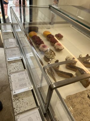 Pâtisseries véganes  at Copains  in Paris