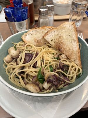 Pasta con espinaca y champiñones   at The Moorings  in Dungarvan