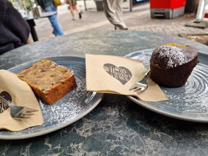 Bananenkuchen mit Nüssen und Schokokuchem  at was wir wirklich Lieben - Lange Reihe in Hamburg