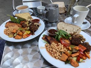 2 New English breakfast (one with homemade gluten free bread) 100% Vegan 🌱   at Organic Deli Cafe in Oxford