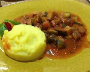 Seitan stew with mashed potatoes at Cafe Imbir - Ginger in Kyiv