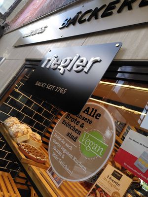 Alle Brote und Brötchen vegan! at Bäckerei Riegler - Heidelberg Hbf in Heidelberg