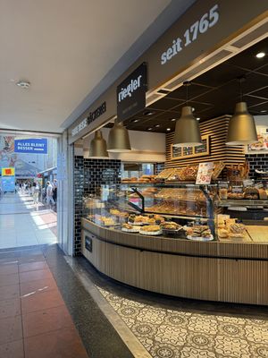 front  at Bäckerei Riegler - Heidelberg Hbf in Heidelberg