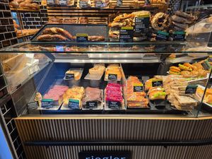 Riesige vegane Auswahl at Bäckerei Riegler - Heidelberg Hbf in Heidelberg
