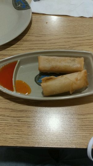veggie egg rolls at Yummy Yummy in Chicago