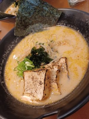 Kotteri ramen / sesame veganised at Kamagami Ramen in Setubal