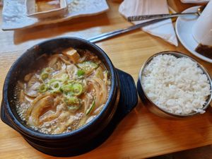 Eintopf mit Sojabohnenpastete, Tofu, verschiedenem Gemüse und Reis at Soban Heidelberg in Heidelberg