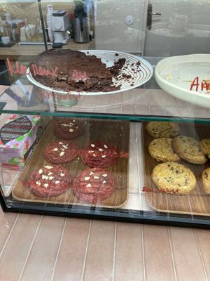  at Full Bloom Café in Nice