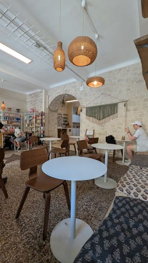  at Full Bloom Café in Nice