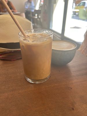  at Full Bloom Café in Nice