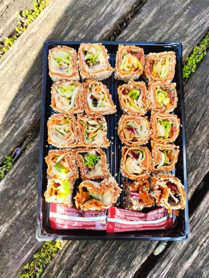 Turkish sushi with asparagus and with eggplant at Berlin Cigköfte Spandau in Berlin