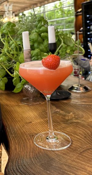 Strawberry Gimlet, no egg  at Friðheimar in Selfoss