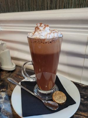 Boozy Hot Chocolate (Tia Maria) at Tonnau Restaurant in Criccieth