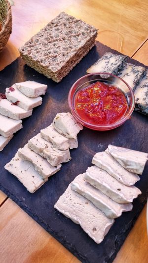 Tabla de quesos at La Vegana Taperia Playa in Torre Del Mar