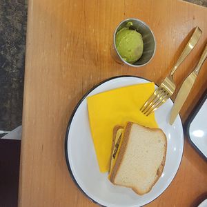 Vegan Breakfast Sandwich with Avocado at Craft & Common in Orlando