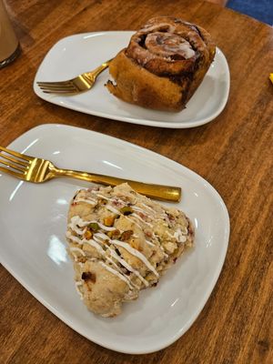 Raspberry pistachio scone and cinnamon roll at Craft & Common in Orlando