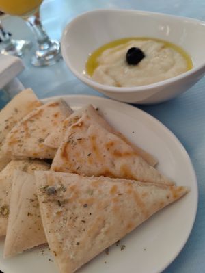 Garlic dip with pita at Santorini Greek Restaurant Kuta in Kuta