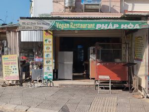 Front at Quan Chay Phap Hoa in Hoi An