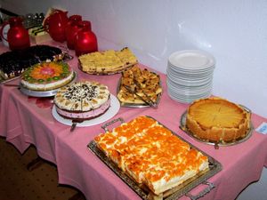 Kuchenbuffet at Wohn- und Ferienheim Heideruh in Buchholz In Der Nordheide