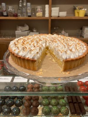 lemon merinque ( no vegan ) at Zoet & Hartig in Amsterdam