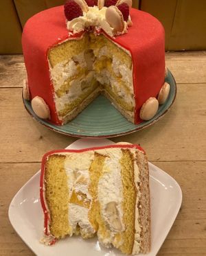 mango/passievrucht marsepein ( no vegan ) at Zoet & Hartig in Amsterdam