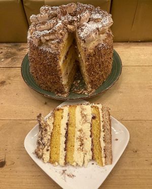 hazelnoot merinque ( no vegan ) at Zoet & Hartig in Amsterdam