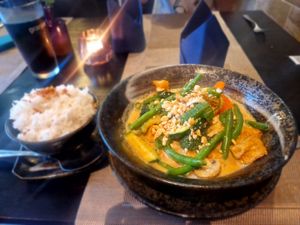 Mango pad thai at Omely in Hannover