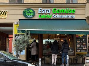front  at Esra in Berlin