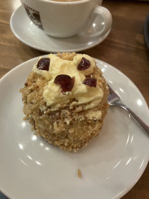 Vegan miniature Frankfurter Kranz (Frankfurt Crown Cake)  at Einstein Kaffee Römerberg in Frankfurt