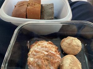 when taking out: if you bring your own containers, 300 won discount is applicable  at On-Ve Vegan Bakery 온비 비건베이커리 in Gyeongju