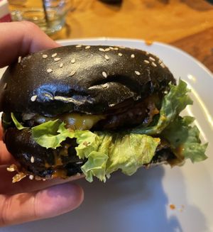 deluxe beyond   at VEG'D - Vegan Burgers - P-Berg in Berlin