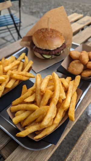  at VEG'D - Vegan Burgers - P-Berg in Berlin