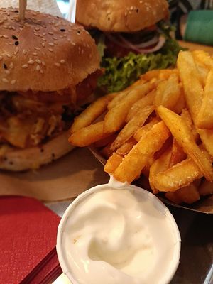  at VEG'D - Vegan Burgers - P-Berg in Berlin