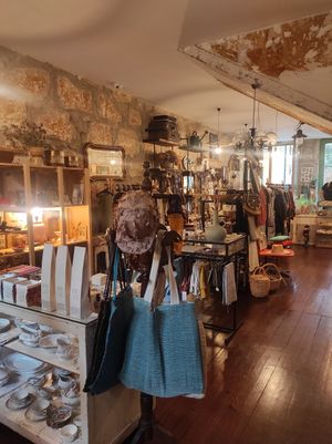 Inside at Musubu Cafe in Porto