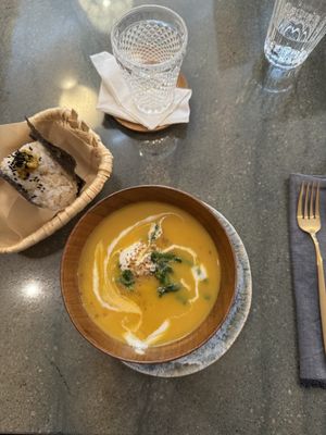 Lunch   at Musubu Cafe in Porto