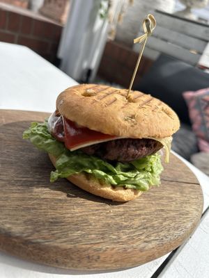 Ferdinand Burger 🍔   at Apfelkern & Kolibri  in Bad Homburg