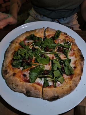 Pizza vegetariana at Casa del Tunel in Cartagena