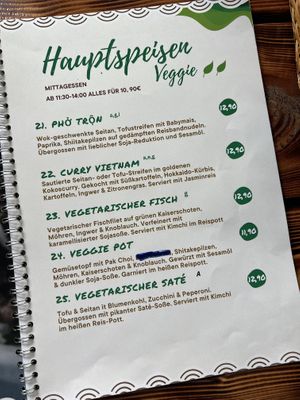 Nummer 22. enthält Kuhmilch. Ansonsten sind alle Vegetarischen Hauptspeisen auch vegan.   at Cobami in Darmstadt
