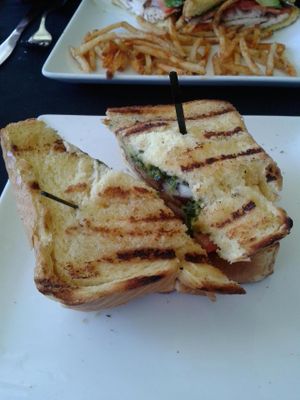 vegan chicken sandwich at Sababa Restaurant and Lounge in Long Beach