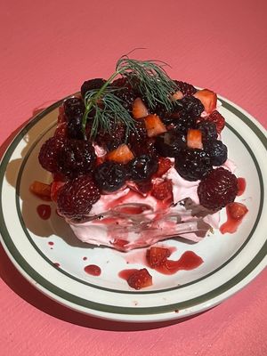 Berrybomb cake
Cherry compote between vanilla sheets using Korean wheat and almond powder and a cake topped with 6 kinds of berries at Cafe ohh good thing - 오굳띵 in Busan