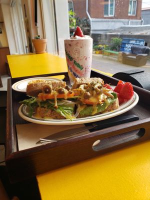 Strawberry milkshake at Cafe ohh good thing - 오굳띵 in Busan