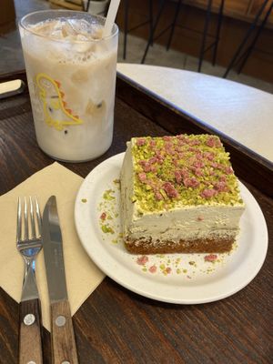   at Cafe ohh good thing - 오굳띵 in Busan