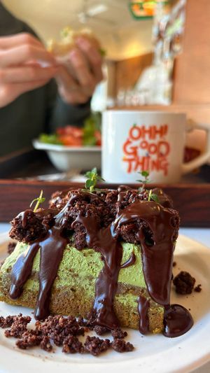 Choc Matcha cake at Cafe ohh good thing - 오굳띵 in Busan