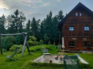 Garten mit Sandkasten und Trampolin  at Naturhaus Lehnwieser in Ramsau Am Dachstein