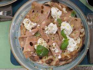 Mortazza e Pistacchi at Zia Pizza in Peschiera Del Garda