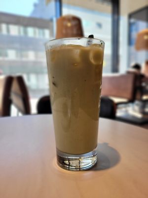 Vegan iced matchalatte at Espresso House in Sandnes